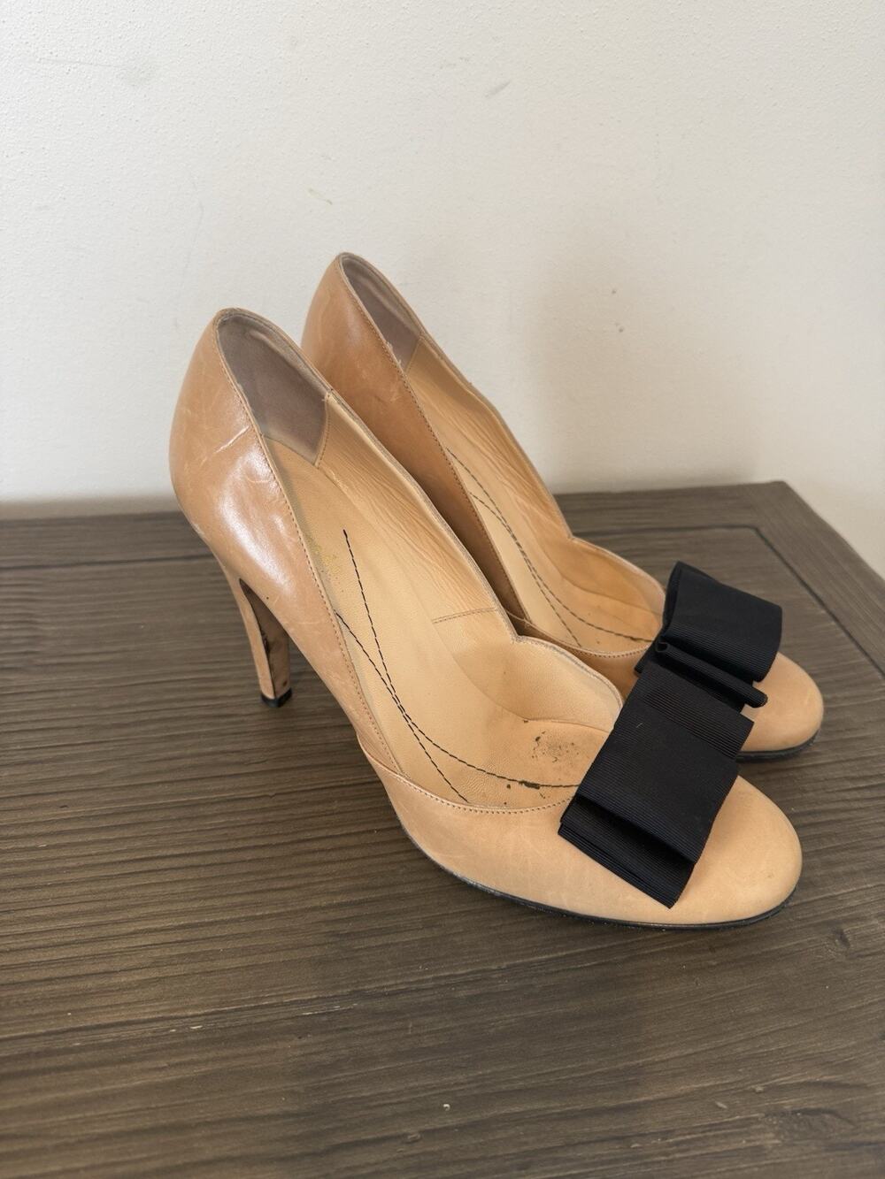 Kate Spade Beige Nude With Black Bow High Heel Pumps Sz 9.5 Made In Italy